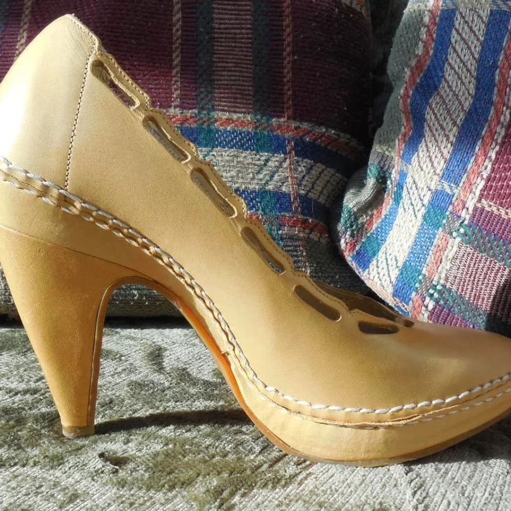 Marni Cutout Nude Leather Pumps Almond Toe High Heels EU 35.5 US 5 5.5 Italian